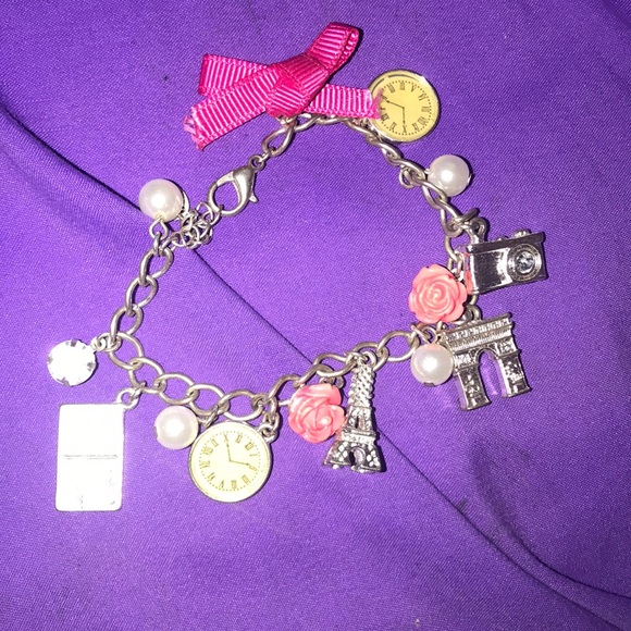Clarie’s Jewelry - charm Bracelet